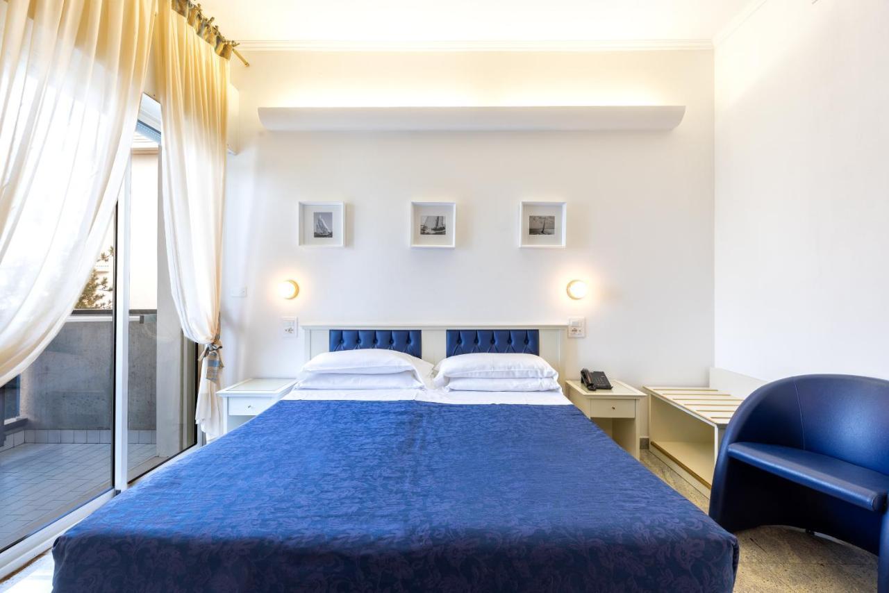 Hotel Feldberg Риччоне Екстер'єр фото