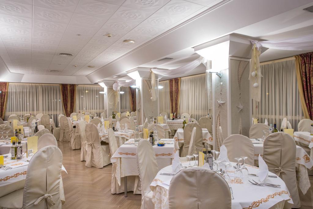 Hotel Feldberg Риччоне Екстер'єр фото