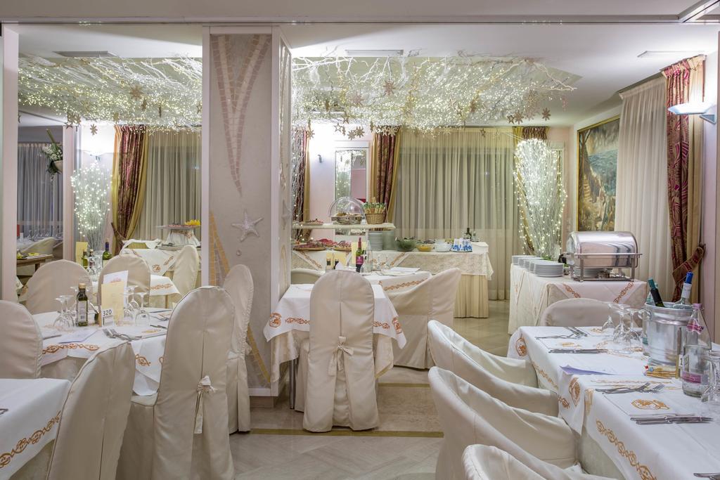 Hotel Feldberg Риччоне Екстер'єр фото